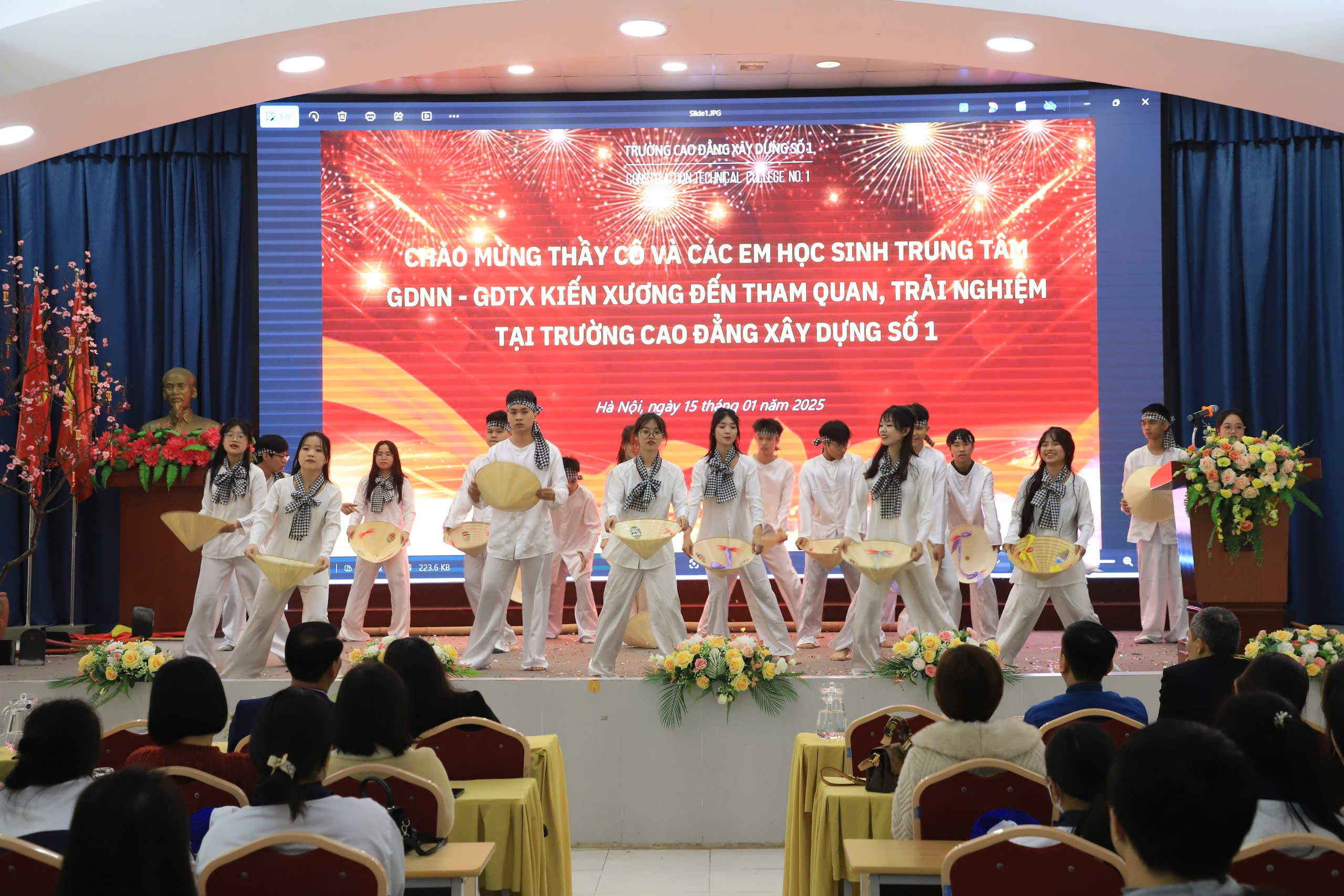 ĐÓN, TIẾP HỌC SINH TRUNG TÂM GDNN – GDTX HUYỆN KIẾN XƯƠNG TỈNH THÁI BÌNH THĂM QUAN, TRẢI NGHIỆM, HƯỚNG NGHIỆP TẠI TRƯỜNG CĐXD SỐ 1